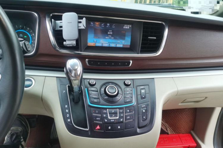 Used Buick GL8 2014 3.0L GT Luxury Business Haoya Edition Audio And AC Panel