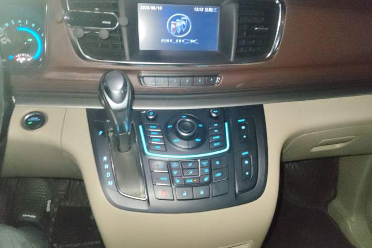 Used Buick GL8 2014 3.0L GT Luxury Business Haoya Edition Audio And AC Panel