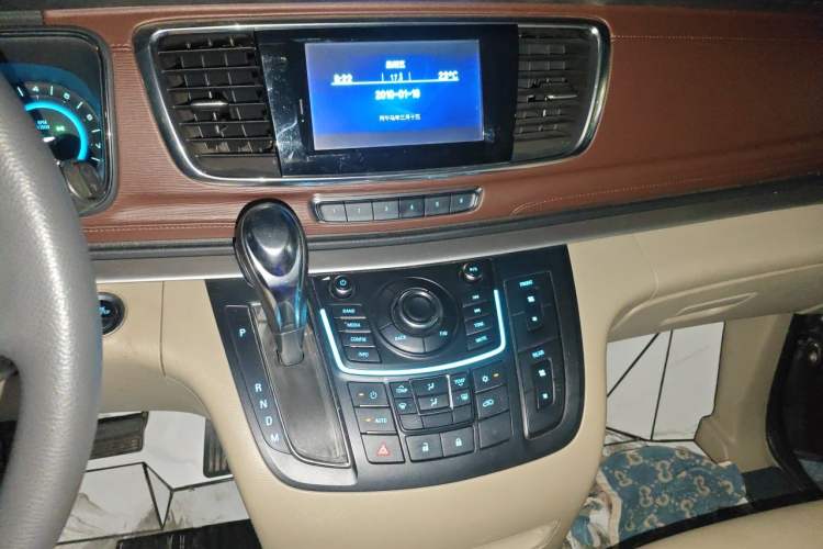 Used Buick GL8 2014 2.4L CT Luxury Business Comfort Edition Audio And AC Panel