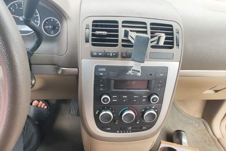 Used Buick GL8 2014 2.4L Classic Edition Audio And AC Panel