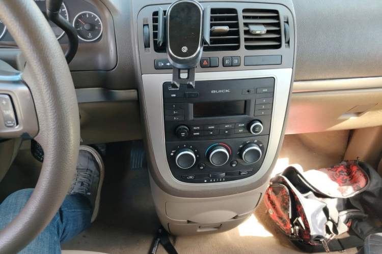 Used Buick GL8 2014 2.4L Comfort Edition Audio And AC Panel