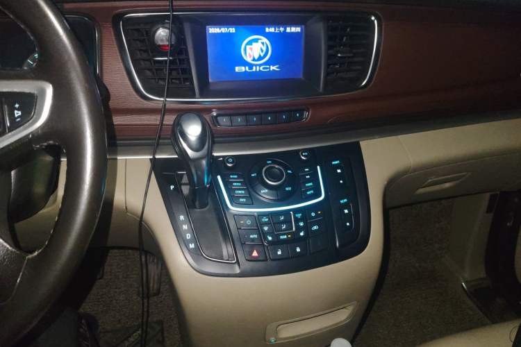 Used Buick GL8 2014 3.0L GT Luxury Business Haoya Edition Audio And AC Panel