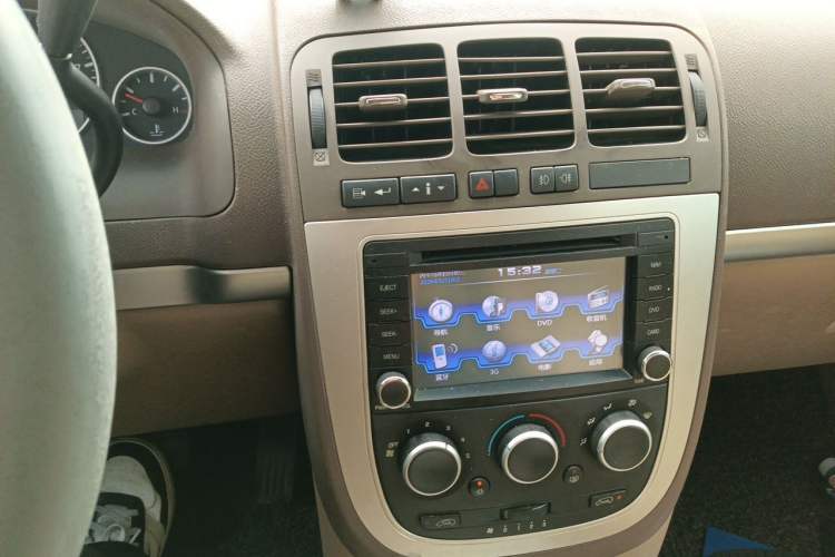 Used Buick GL8 2014 2.4L Classic Edition Audio And AC Panel
