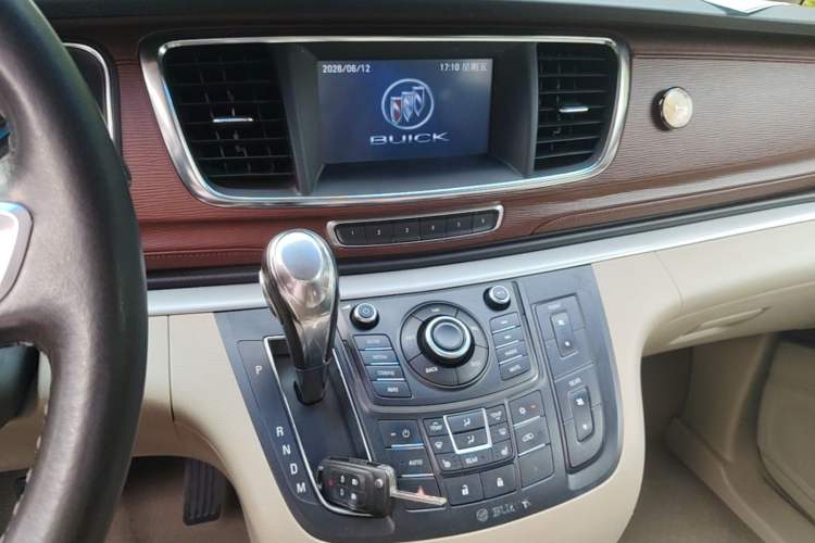Used Buick GL8 2014 3.0L GT Luxury Business Haoya Edition Audio And AC Panel