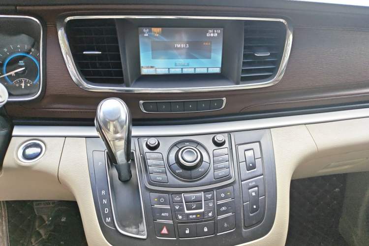 Used Buick GL8 2014 3.0L GT Luxury Business Haoya Edition Audio And AC Panel