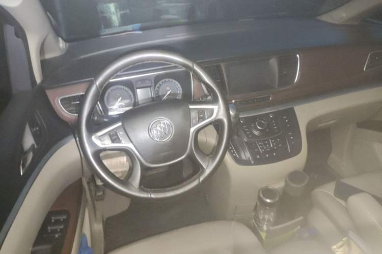 Used Buick GL8 2014 3.0L GT Luxury Business Haoya Edition Center Console