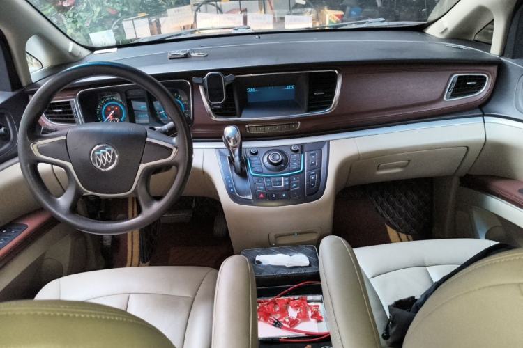 Used Buick GL8 2014 2.4L CT Luxury Business Comfort Edition Center Console