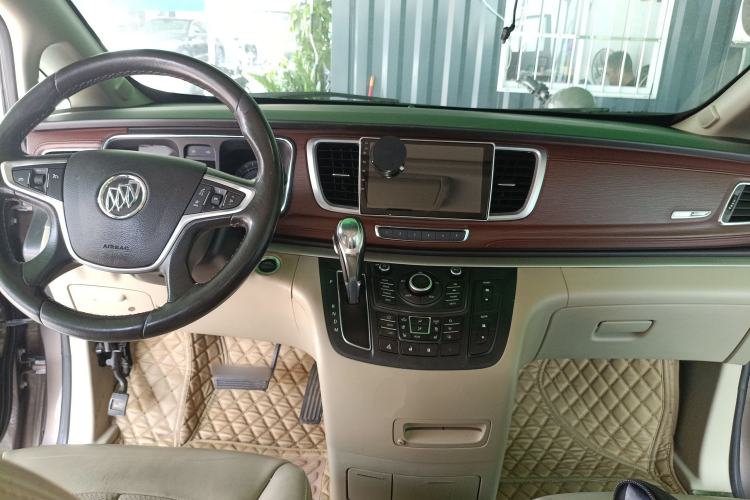 Used Buick GL8 2014 3.0L XT Luxury Business Flagship Edition Center Console