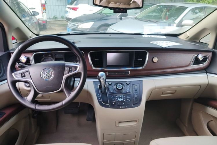 Used Buick GL8 2014 3.0L GT Luxury Business Haoya Edition Center Console