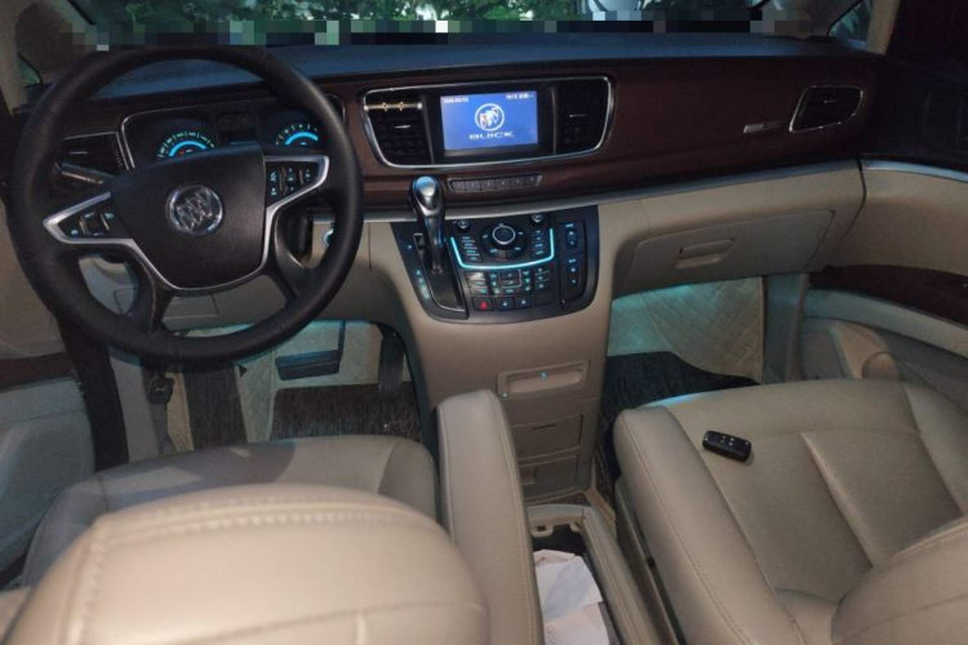 Used Buick GL8 2014 3.0L XT Luxury Business Flagship Edition Center Console