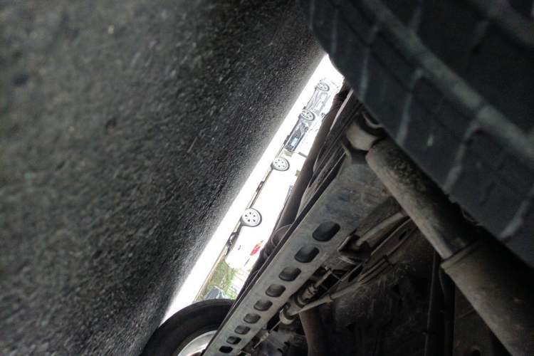 Used Buick GL8 2014 2.4L Classic Edition Chassis Rear Left