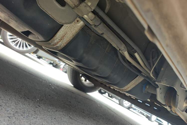 Used Buick GL8 2014 2.4L Classic Edition Chassis Rear Left
