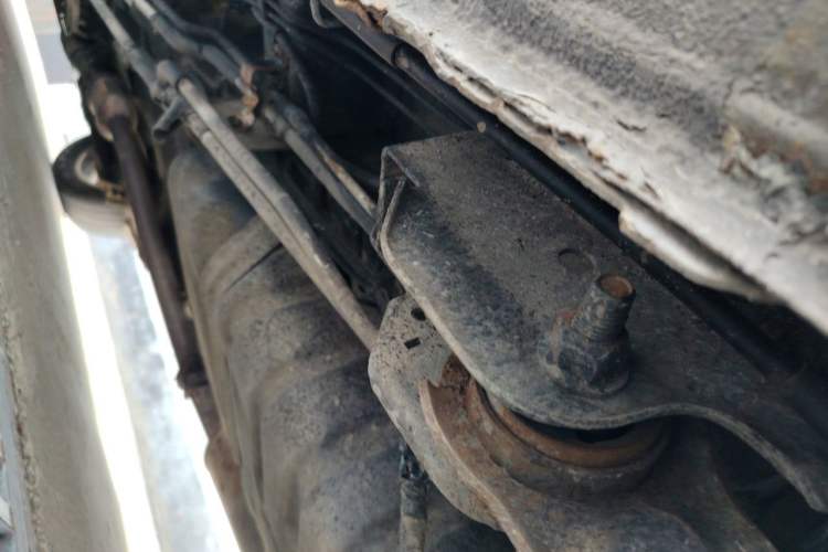 Used Buick GL8 2014 2.4L Comfort Edition Chassis Rear Left