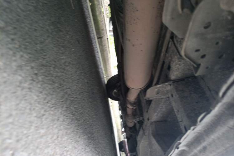 Used Buick GL8 2014 2.4L Classic Edition Chassis Rear Right