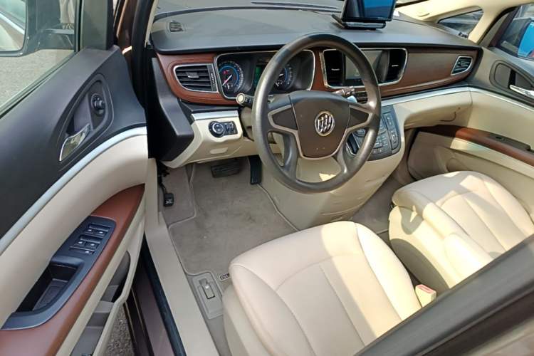 Used Buick GL8 2014 2.4L CT Luxury Business Comfort Edition Driver Seat