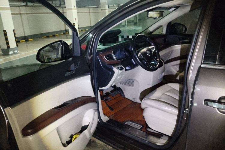 Used Buick GL8 2014 2.4L LT Luxury Business Executive Edition Driver Seat