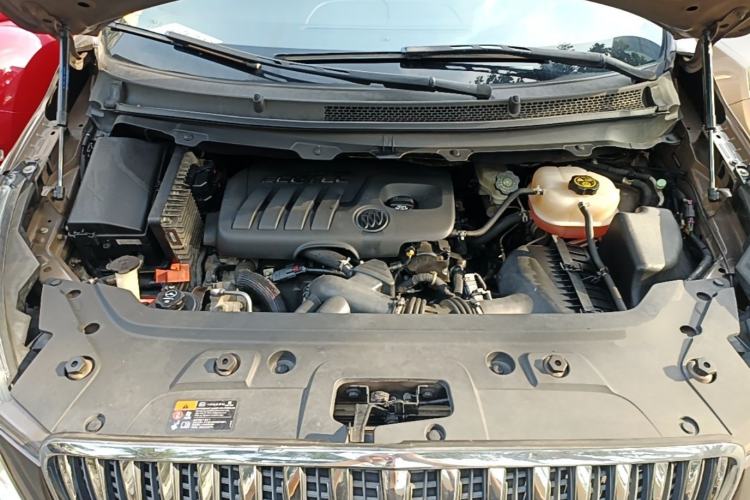 Used Buick GL8 2014 2.4L CT Luxury Business Comfort Edition Engine Bay