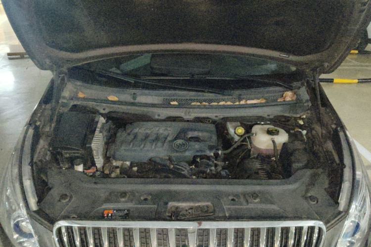 Used Buick GL8 2014 2.4L LT Luxury Business Executive Edition Engine Bay