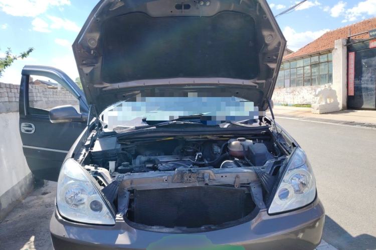 Used Buick GL8 2014 2.4L Comfort Edition Engine Bay