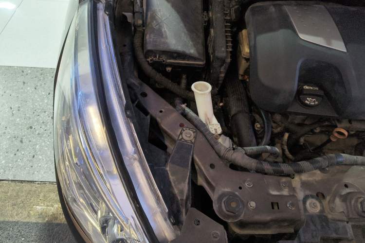 Used Buick GL8 2014 3.0L GT Luxury Business Haoya Edition Engine Bay Right