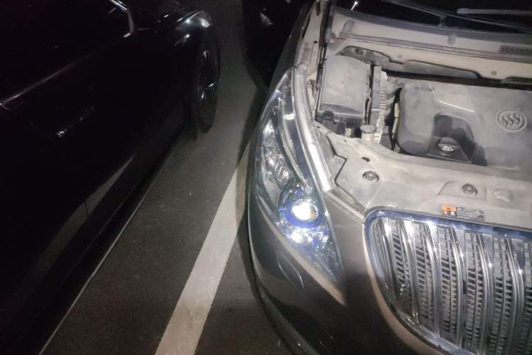 Used Buick GL8 2014 3.0L GT Luxury Business Haoya Edition Engine Bay Right
