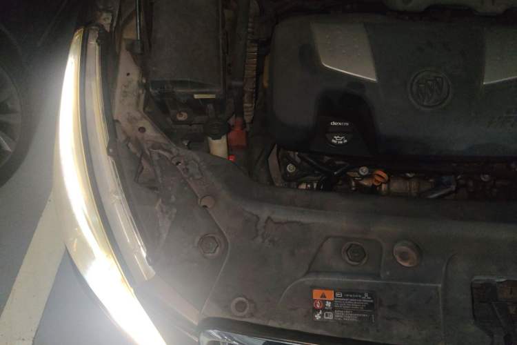Used Buick GL8 2014 3.0L GT Luxury Business Haoya Edition Engine Bay Right