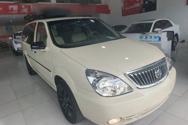 Used Buick GL8 2014 2.4L Classic Edition Front Right 45 Deg
