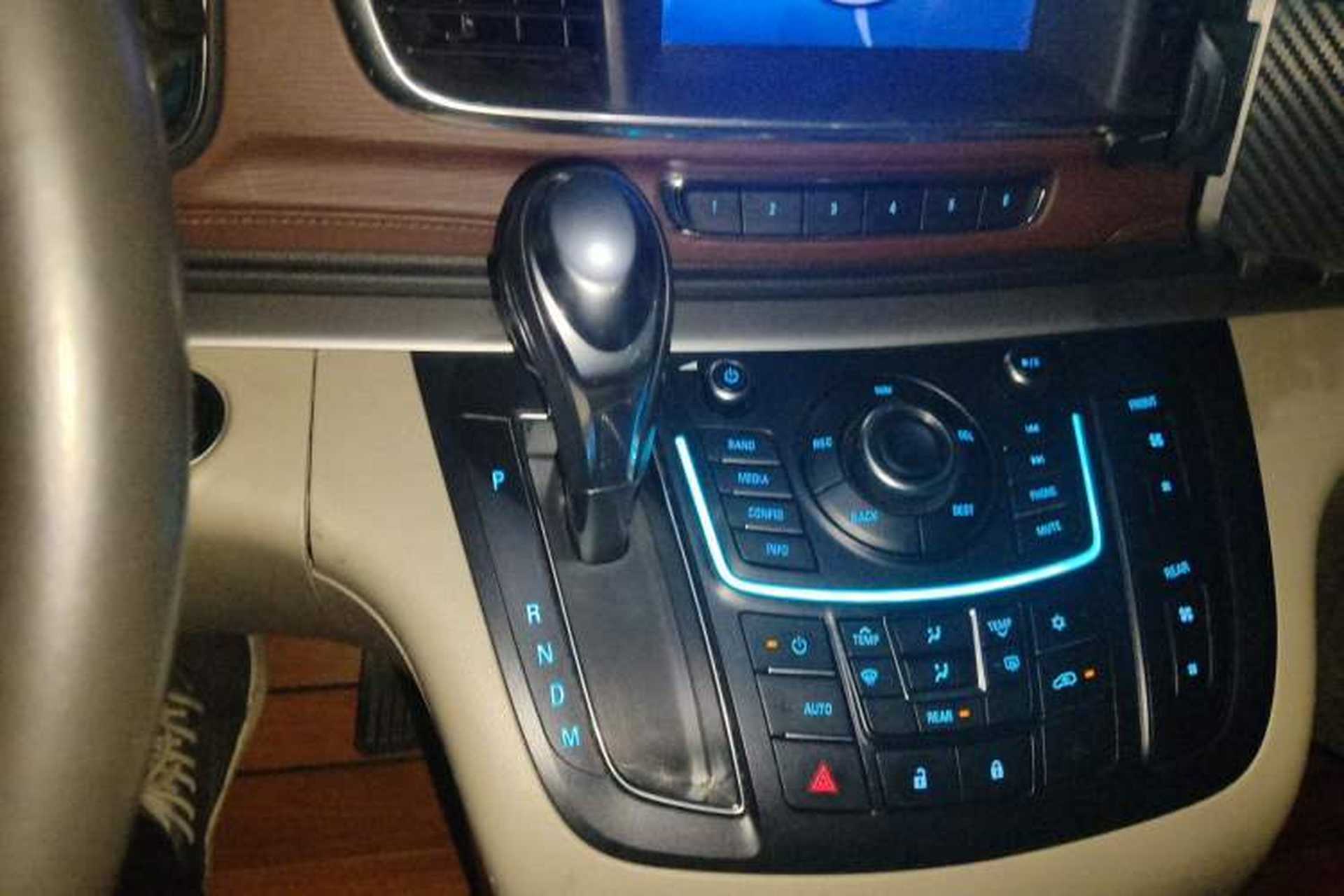 Used Buick GL8 2014 2.4L LT Luxury Business Executive Edition Gear Lever