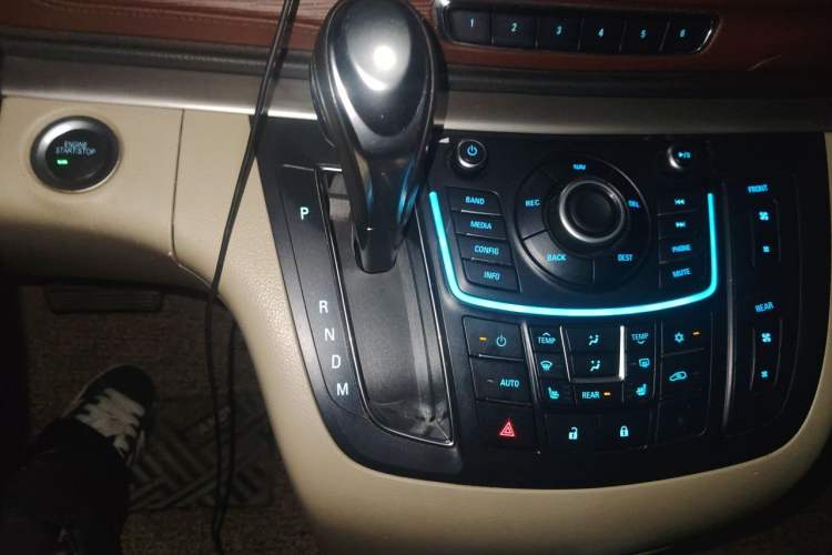Used Buick GL8 2014 3.0L GT Luxury Business Haoya Edition Gear Lever