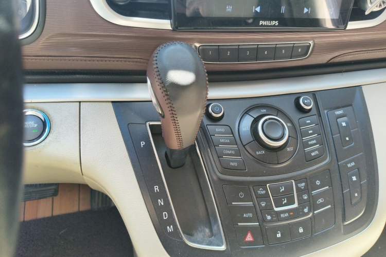 Used Buick GL8 2014 3.0L GT Luxury Business Haoya Edition Gear Lever