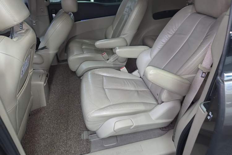 Used Buick GL8 2014 3.0L GT Luxury Business Haoya Edition Left Rear Seat