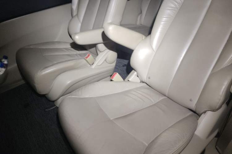 Used Buick GL8 2014 3.0L GT Luxury Business Haoya Edition Left Rear Seat