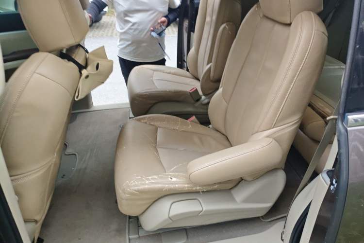 Used Buick GL8 2014 2.4L CT Luxury Business Comfort Edition Left Rear Seat