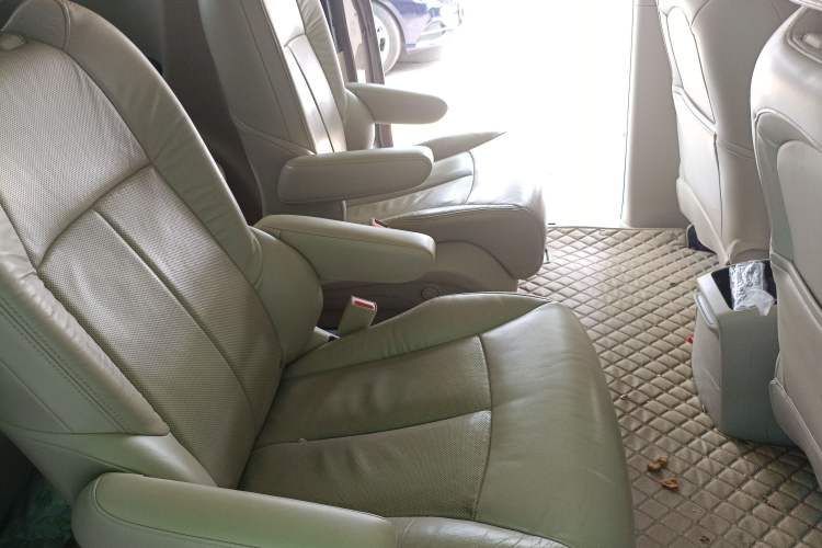 Used Buick GL8 2014 3.0L XT Luxury Business Flagship Edition Left Rear Seat