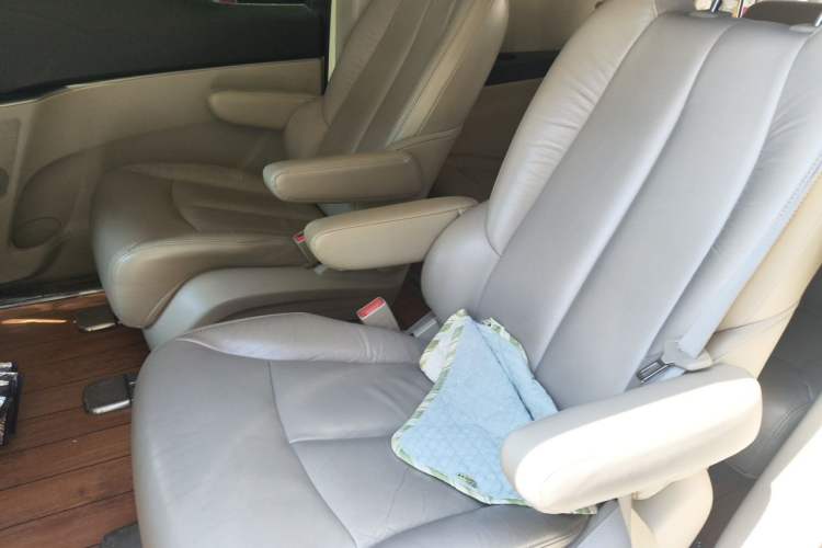 Used Buick GL8 2014 3.0L GT Luxury Business Haoya Edition Left Rear Seat