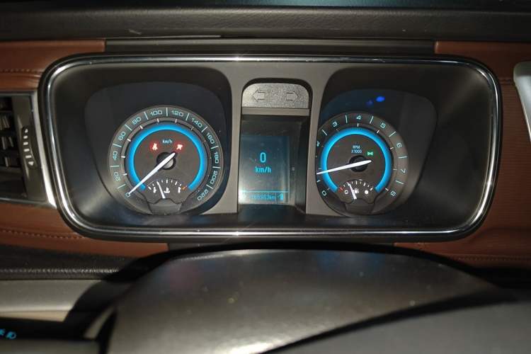 Used Buick GL8 2014 2.4L CT Luxury Business Comfort Edition Odometer Close Up