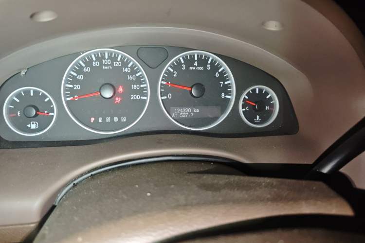 Used Buick GL8 2014 2.4L Classic Edition Odometer Close Up