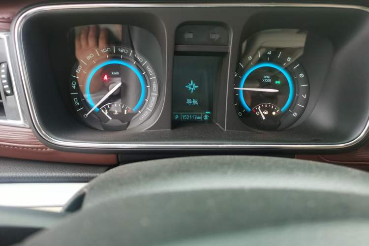 Used Buick GL8 2014 3.0L GT Luxury Business Haoya Edition Odometer Close Up