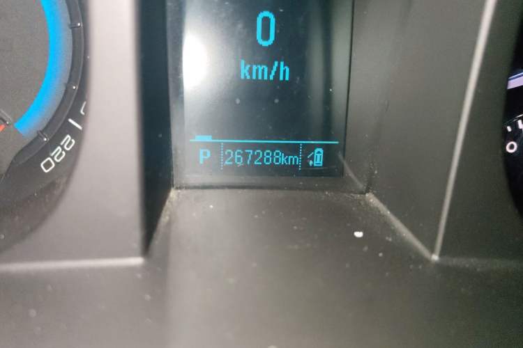 Used Buick GL8 2014 3.0L GT Luxury Business Haoya Edition Odometer Close Up