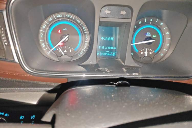 Used Buick GL8 2014 2.4L CT Luxury Business Comfort Edition Odometer Close Up