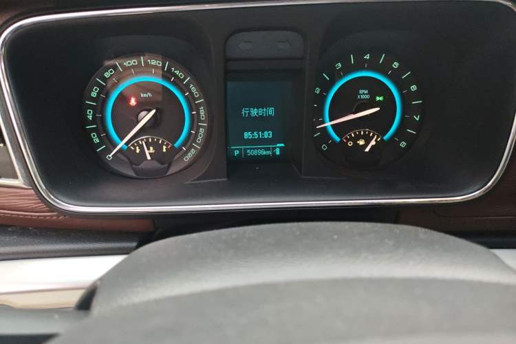 Used Buick GL8 2014 2.4L CT Luxury Business Comfort Edition Odometer Close Up