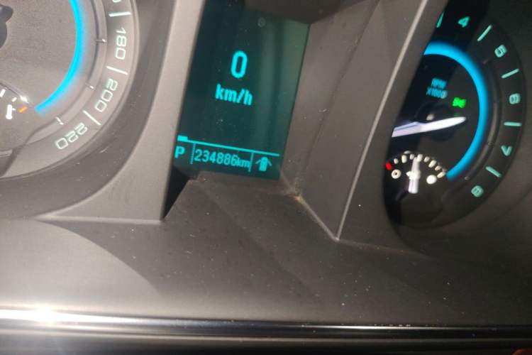 Used Buick GL8 2014 3.0L GT Luxury Business Haoya Edition Odometer Close Up