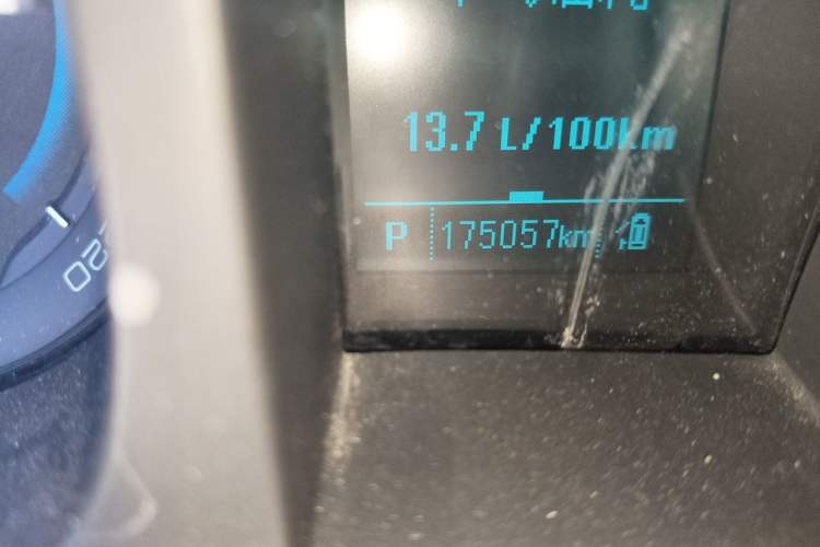 Used Buick GL8 2014 3.0L GT Luxury Business Haoya Edition Odometer Close Up