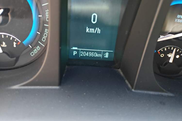 Used Buick GL8 2014 3.0L GT Luxury Business Haoya Edition Odometer Close Up