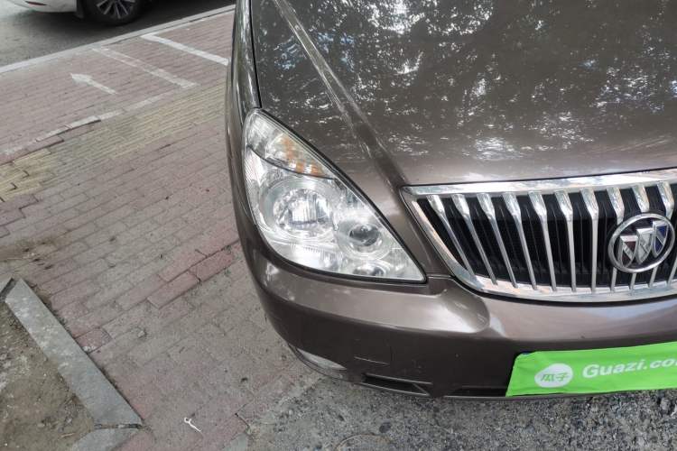Used Buick GL8 2014 2.4L Classic Edition Right Front Headlight