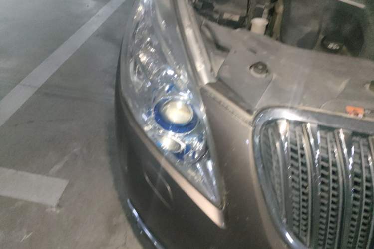 Used Buick GL8 2014 3.0L GT Luxury Business Haoya Edition Right Front Headlight