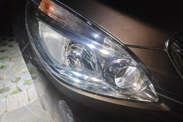 Used Buick GL8 2014 2.4L CT Luxury Business Comfort Edition Right Front Headlight