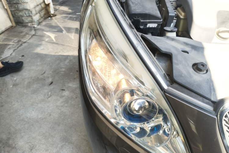 Used Buick GL8 2014 3.0L GT Luxury Business Haoya Edition Right Front Headlight