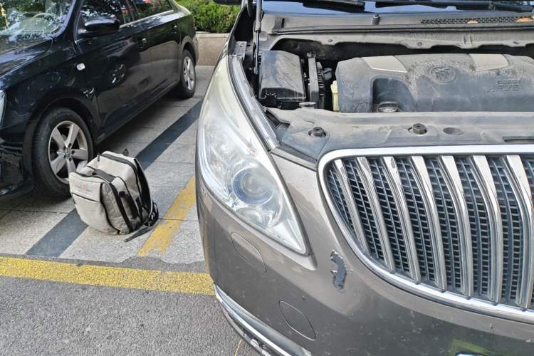 Used Buick GL8 2014 3.0L GT Luxury Business Haoya Edition Right Front Headlight