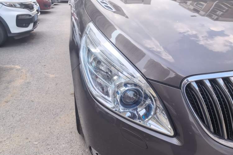 Used Buick GL8 2014 3.0L GT Luxury Business Haoya Edition Right Front Headlight